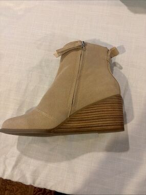 Toms Beige Suede Wedge Ankle Booties NIB
